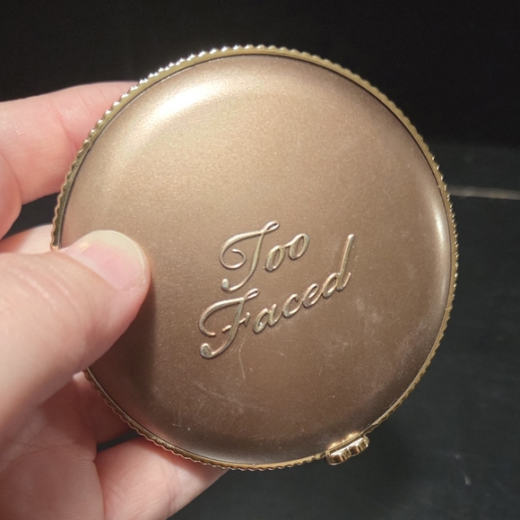 New! Too Faced Sun Bunny Bronzer - Picture 2 of 7